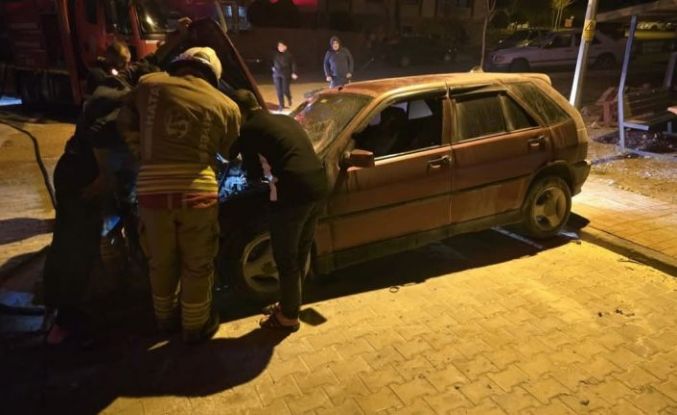 İskenderun’da otomobil yangını