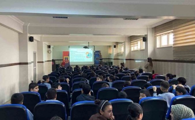 Jandarmadan öğrencilere siber güvenlik eğitimi
