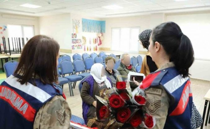 Jandarmadan Yaşlılar Haftasında anlamlı ziyaret