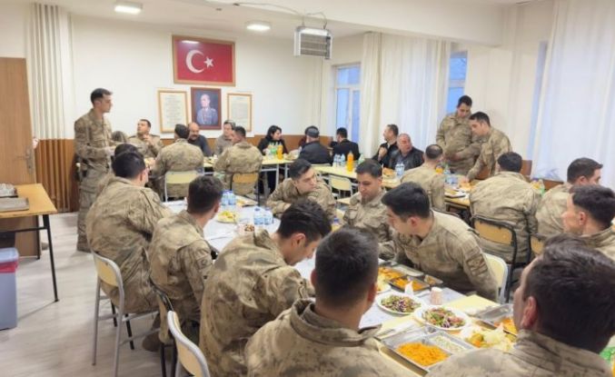 Kaymakam Arıkan, jandarma personeliyle iftarda buluştu