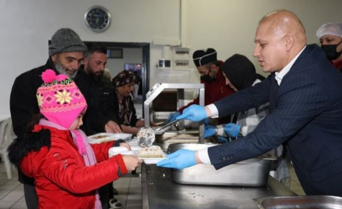 Kırıkkale Belediye Başkanı Önal, vatandaşlarla iftar sofrasında buluştu