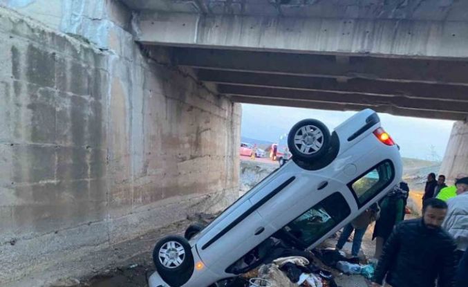 Kırıkkale’de otomobil köprü boşluğuna devrildi: 4 yaralı