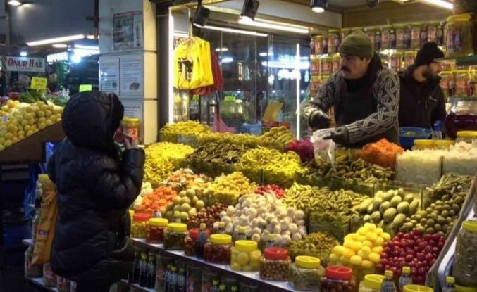 Muşmuladan kiraza 35 çeşit ürünün turşusunu kurdular
