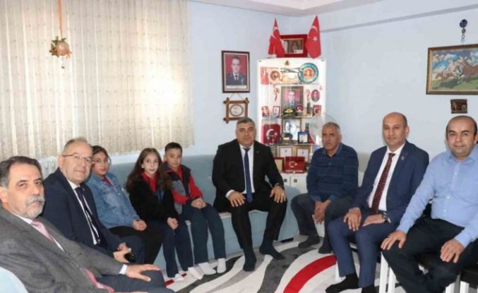 Öğrenci ve öğretmenlerden vefa dolu etkinlik