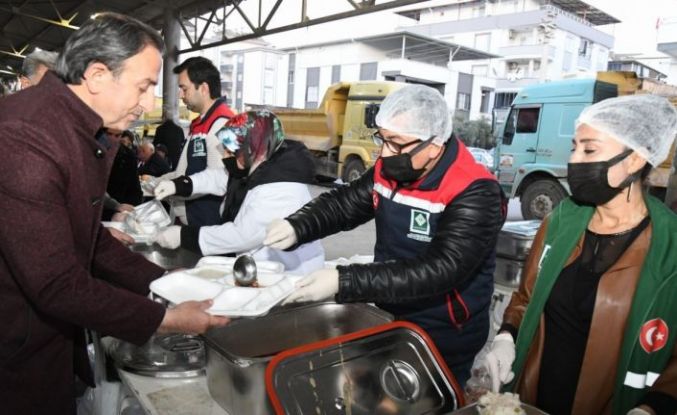 Osmaniye’de vatandaşlar iftar sofrasında buluştu