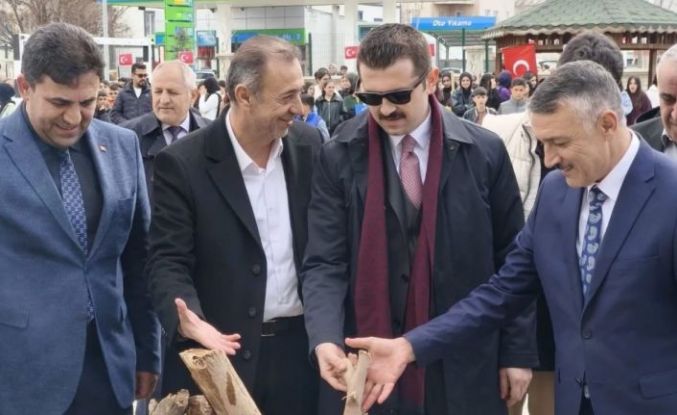 Patnos’ta baharın coşkusu: Nevruz ateşi birlik için yandı