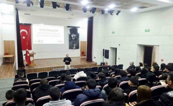 Selçuk’ta lise öğrencilerine güvenli internet semineri