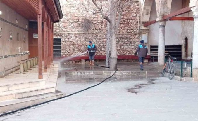 Tokat Belediyesi’nden bayram öncesi camilerde kapsamlı temizlik