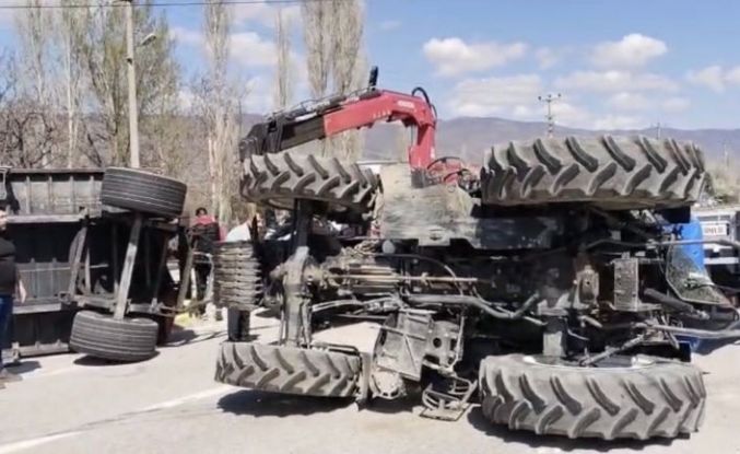 Tokat’ta gübre yüklü traktör devrildi