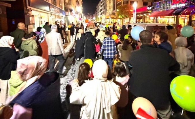 Turgutlu’da Kadir Gecesinde çocuklar yürüyüş yaptı