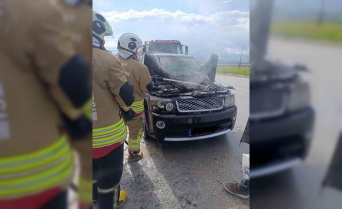 Altınözü’de  cipin motoru alevlere teslim oldu