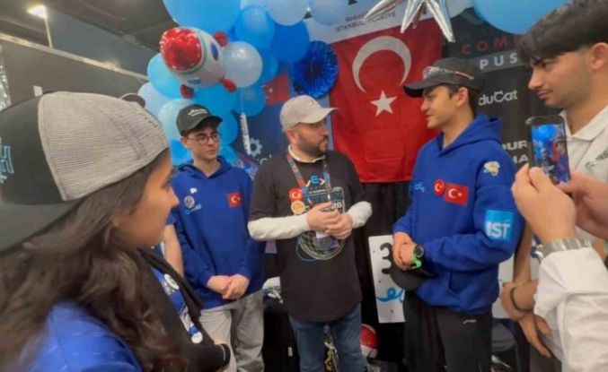 Arnavutköylü gençler ABD’de düzenlenen ‘Dünya Robot Şampiyonası’nda’ ülkemizi temsil etti
