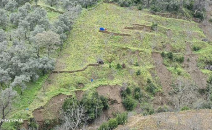 Aydın’da sağanak yağışlar sonrası dağlarda heyelan oluştu