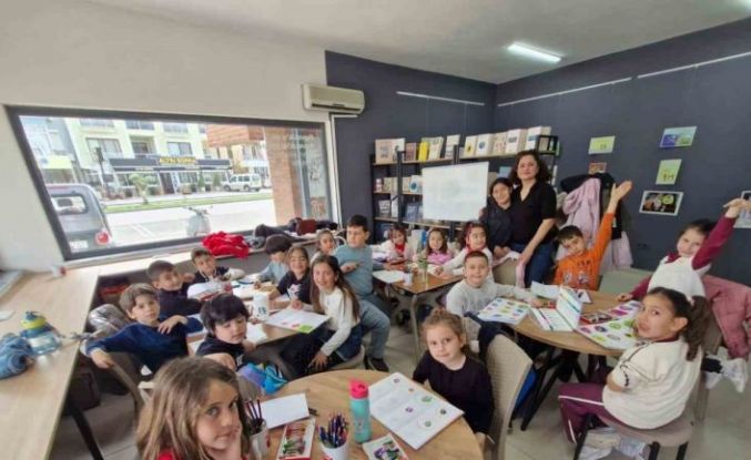 Ayvalık Belediyesi’nin resim atölyelerine yoğun ilgi