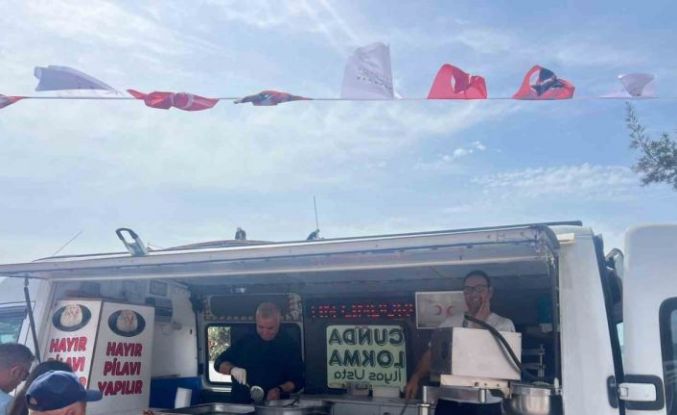 Ayvalık Hüsamettin Cindoruk’u unutmadı