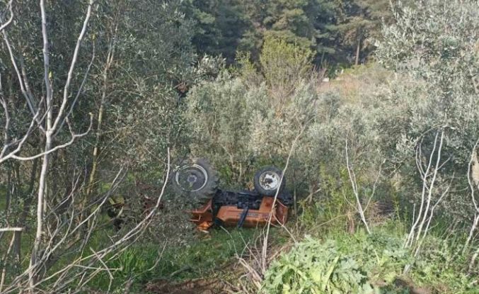 Balıkesir’de traktör şarampole uçtu; 2 yaralı
