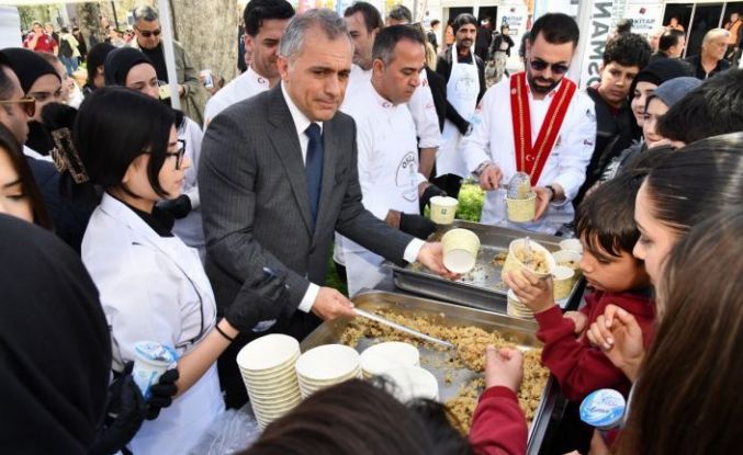 Başkan Çenet: "Osmaniye, edebiyatçılarıyla da mümbit bir coğrafya"