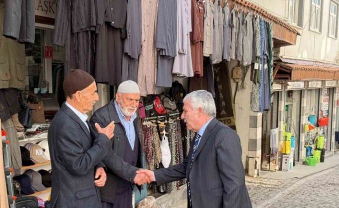 Başkan Karamehmetoğlu esnaf ve halkla bir araya geldi