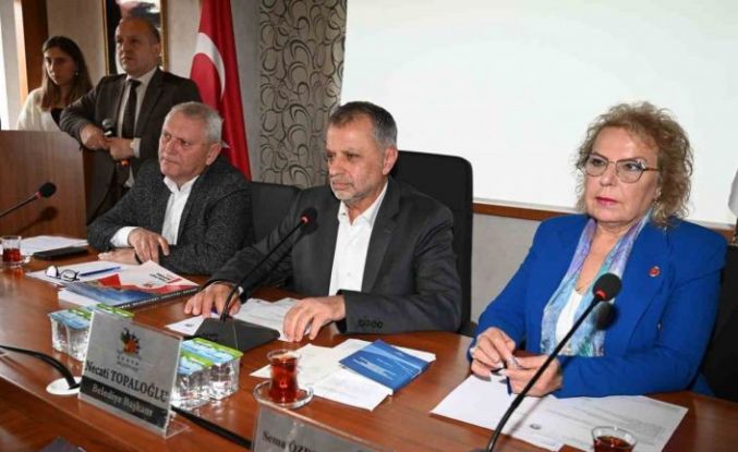 Başkan Topaloğlu: "Yollardaki kazılar altyapı kurumlarına ait"