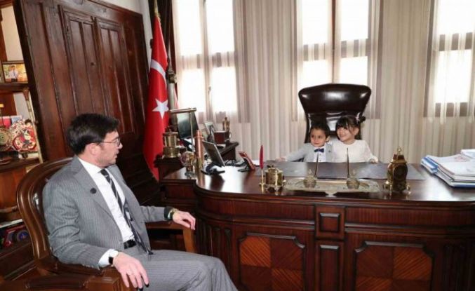 Başkan Yazıcıoğlu, makamını miniklere devretti
