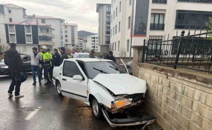 Bingöl’de trafik kazası: 2 yaralı