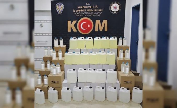 Burdur’da ruhsatsız silah ve kaçak alkol operasyonu