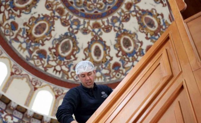 Büyükşehir camilerde temizlik çalışmalarını sürdürüyor