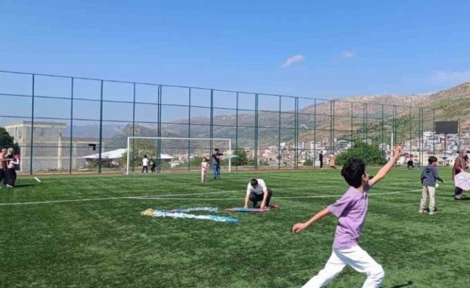 Çermikte uçurtma şenliği düzenlendi