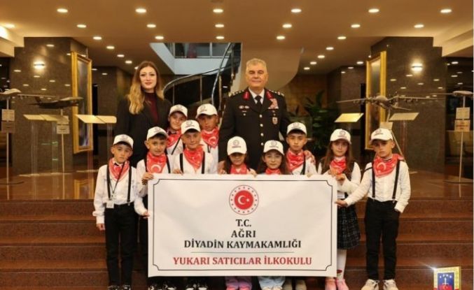 Diyadinli öğrenciye 23 Nisan’da unutulmaz görev