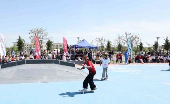 Eyyübiye’de kaykay turnuvası