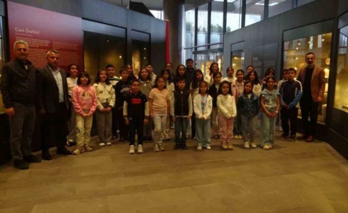 Gazele Gazel Korosu’nun çocuk sanatçıları Antakya’nın tarihi noktalarını gezdi