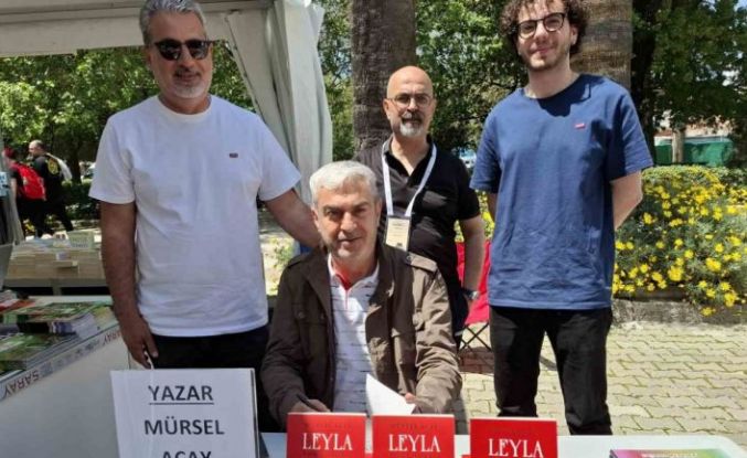 Gazeteci Mürsel Acay İzmir Kitap Fuarında okurlarıyla buluştu