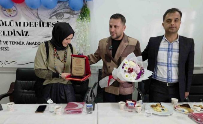 Genç tasarımcılar usta isimle bir araya geldi