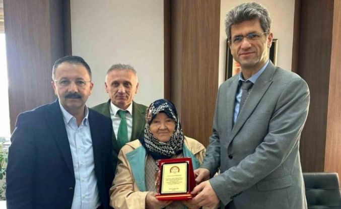Gurbetçi anne ve oğlundan memleketine sağlık desteği