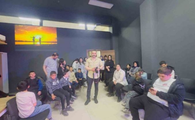 Güroymak MYO’dan özel çocuklar için fotoğraf etkinliği