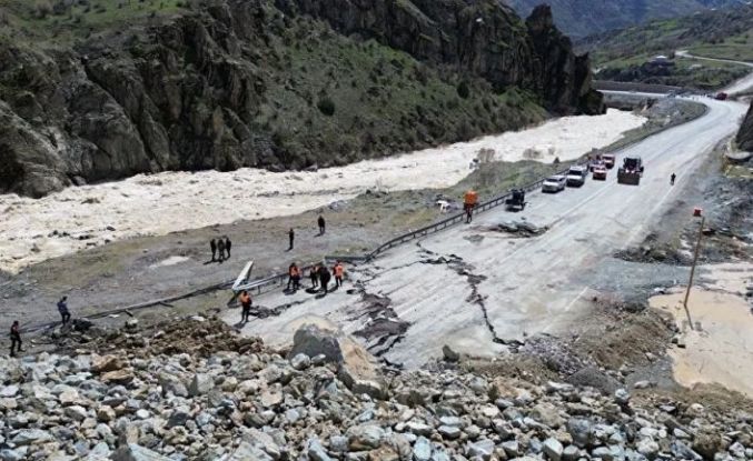 Hakkari-Van yolu trafiğe açıldı