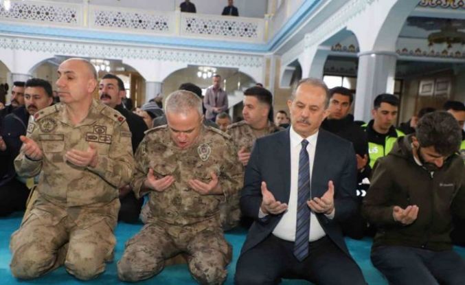 Hakkari’de şehitler için mevlit okutuldu