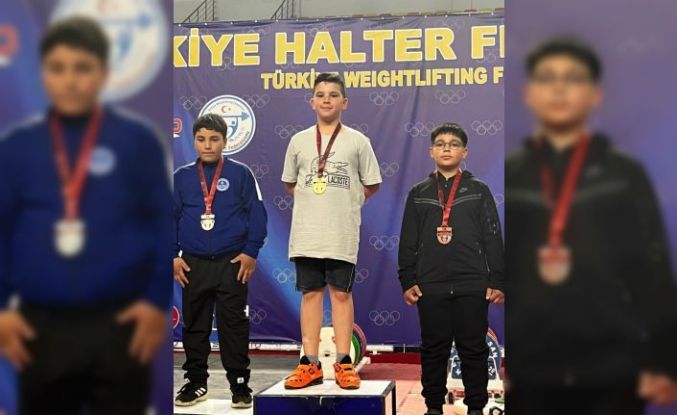 Halterde Mustafa Uyan Türkiye Şampiyonu oldu