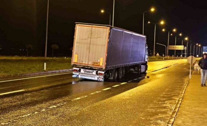 İpsala’da tır, otomobil ve kamyonet ile çarpıştı: 1 yaralı