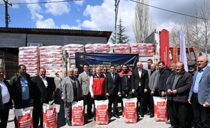 Kahramanmaraş’ta 320 üreticiye 6 bin kilogram ayçiçeği tohumu dağıtıldı