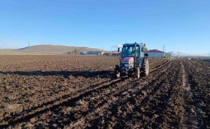 Kars’ta ekin sezonu başladı: Çiftçiler tarlaya indi