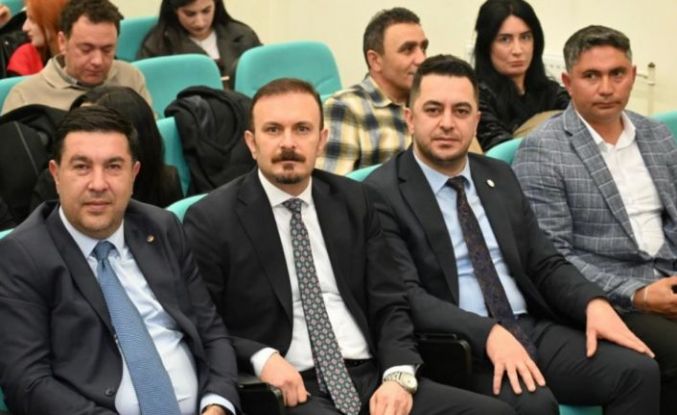 Kars’ta, "Zirvede Kadın" paneli yoğun ilgi gördü