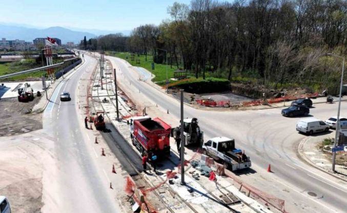 Kartepe Tramvay Hattı’nda duraklar kurulmaya başlandı