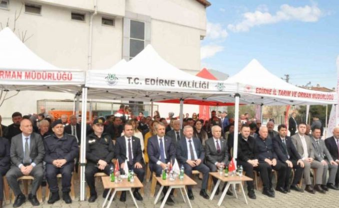 Keşan’da çiftçiye yüzde 75 bakanlık destekli hibrit ayçiçeği tohumu dağıtıldı