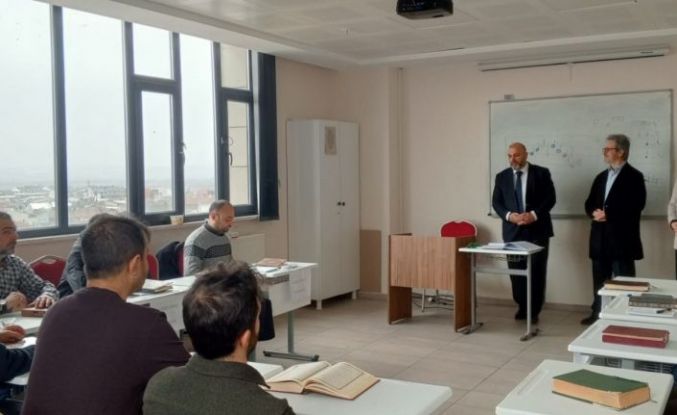 Kütahya’da imam hatip ve müezzin kayyımlara hizmet içi eğitim kursu