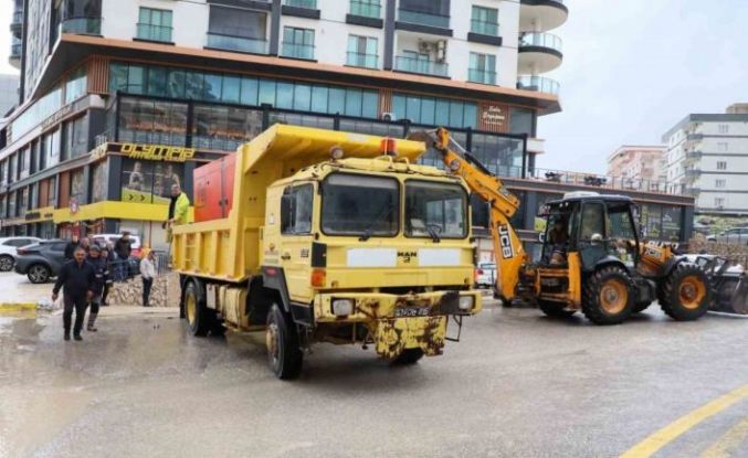 Mardin Büyükşehir Belediyesi ve MARSU ekipleri sahada seferber oldu