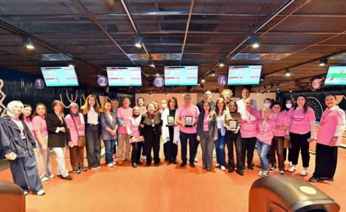 Meme kanseri hastaları doktorlarıyla bowling pistinde buluştu