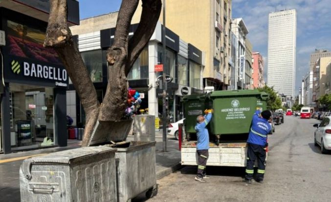 Mersin kent merkezinde çöp konteynerleri yenileniyor