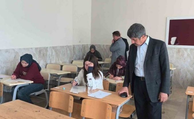 Mersin’de gençler umre ödüllü bilgi yarışmasında buluştu