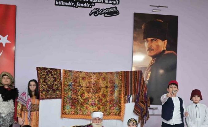 Minik yetenekler tiyatro hünerlerini sergiledi